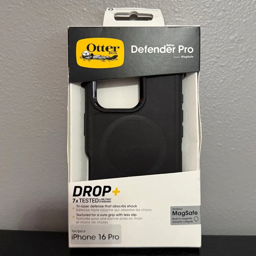OtterBox Defender Pro iPhone 16 Pro Black New MagSafe Rugged Case 77-96027